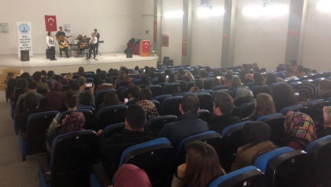 18-22 Kasım Ara Tatil Etkinlik Programı çerçevesinde ilçemizde görev yapan tüm öğretmenlerimize yönelik Vizontele Sinema Salonunda müzik dinletisi yapıldı.